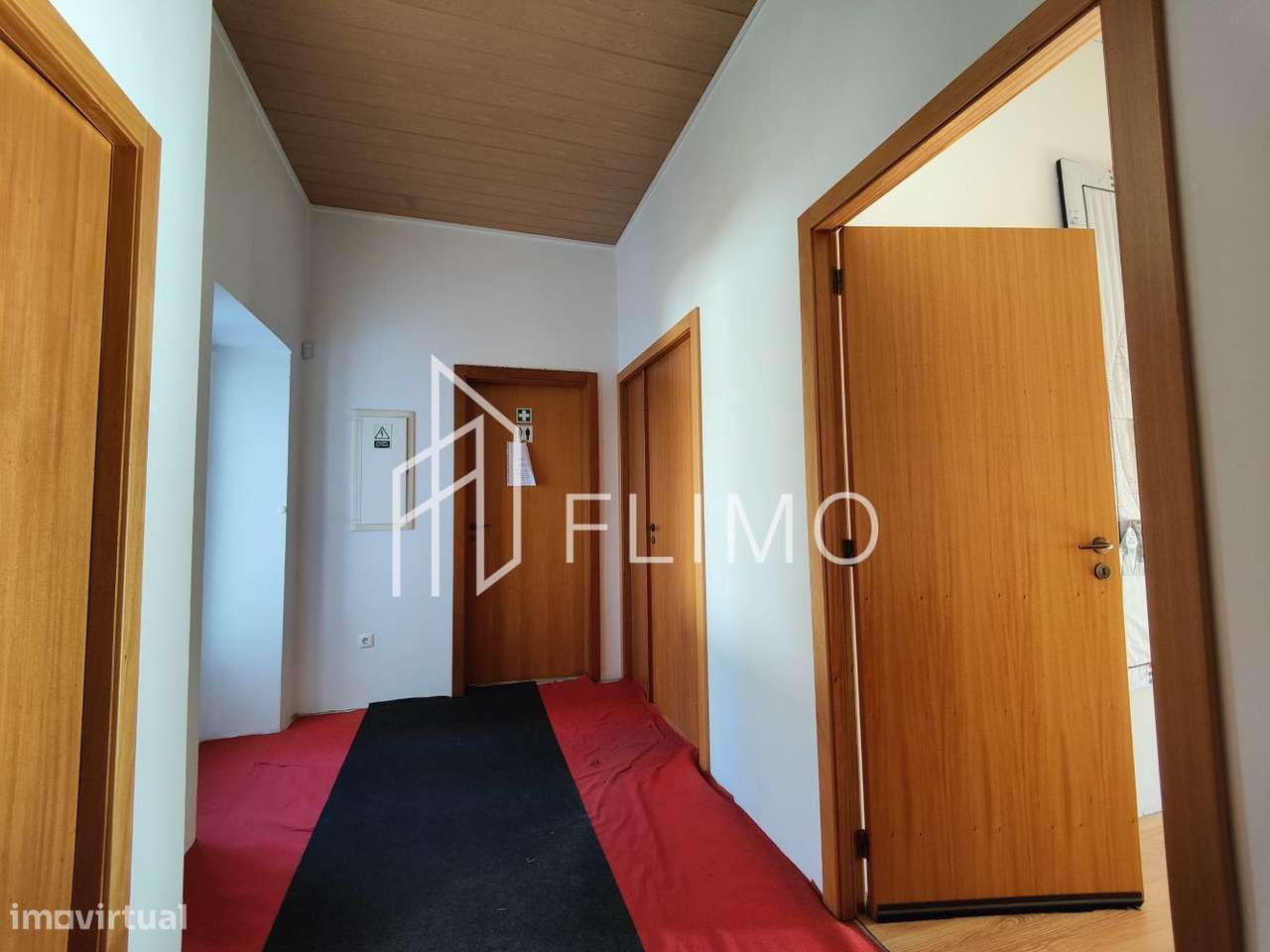 Moradia isolada, 434m², Sanfins - Santa Maria da Feira-8