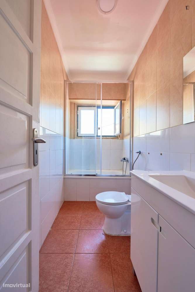 Quarto - localizado em Amadora Lisbon - Grande imagem: 5/27