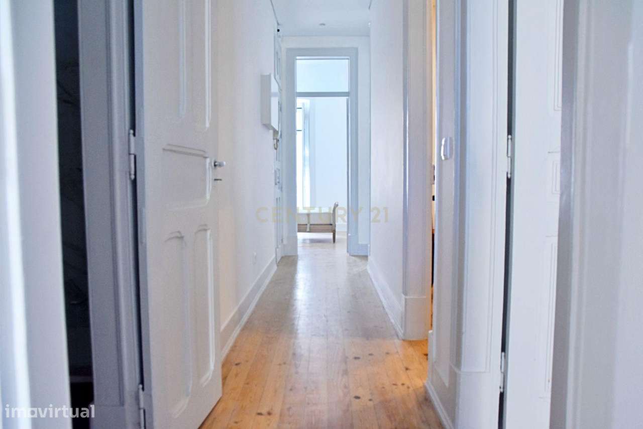 Apartamento T3 em Campo de Ourique - Grande imagem: 2/21