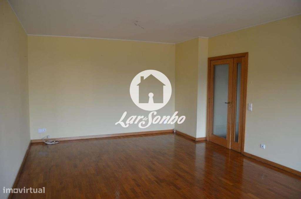 Excelente apartamento T2 no centro da Maia-5