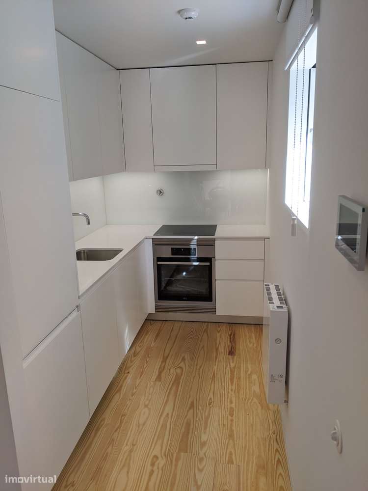 Gabinete / Escritório em Localização Estratégica com 35mq na Foz Velha - Grande imagem: 5/8