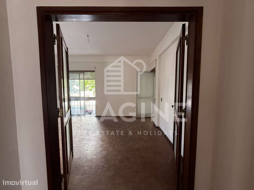T3 espaçoso com elevador no Bairro do Liceu em Setúbal-17