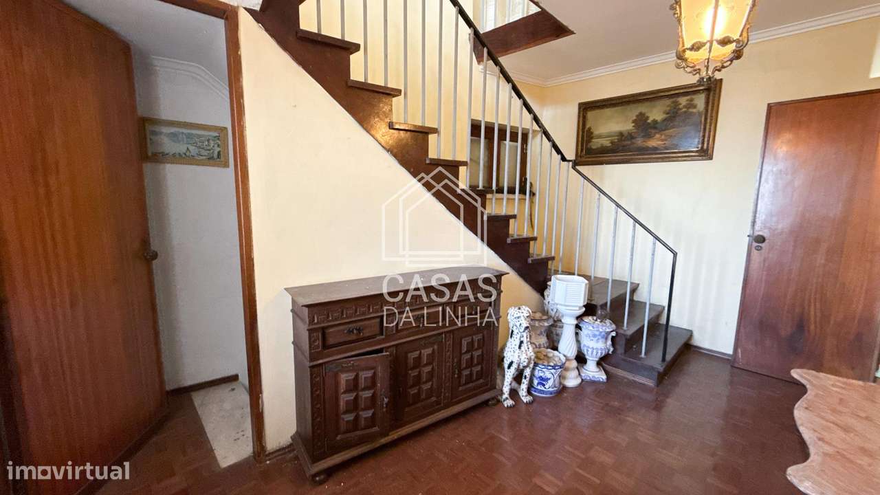 Moradia Independente T5 em Vila Fria - Porto Salvo-37