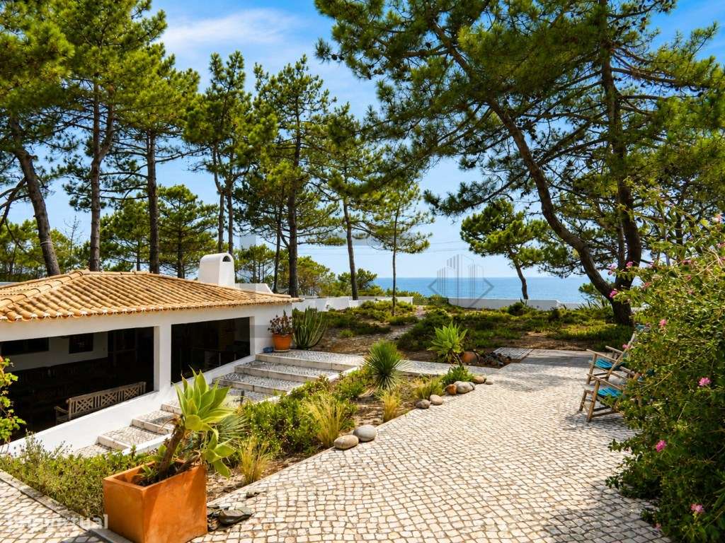 Moradia de Sonho T4+1 para Venda com Total Vista Mar, junto à Praia...-16