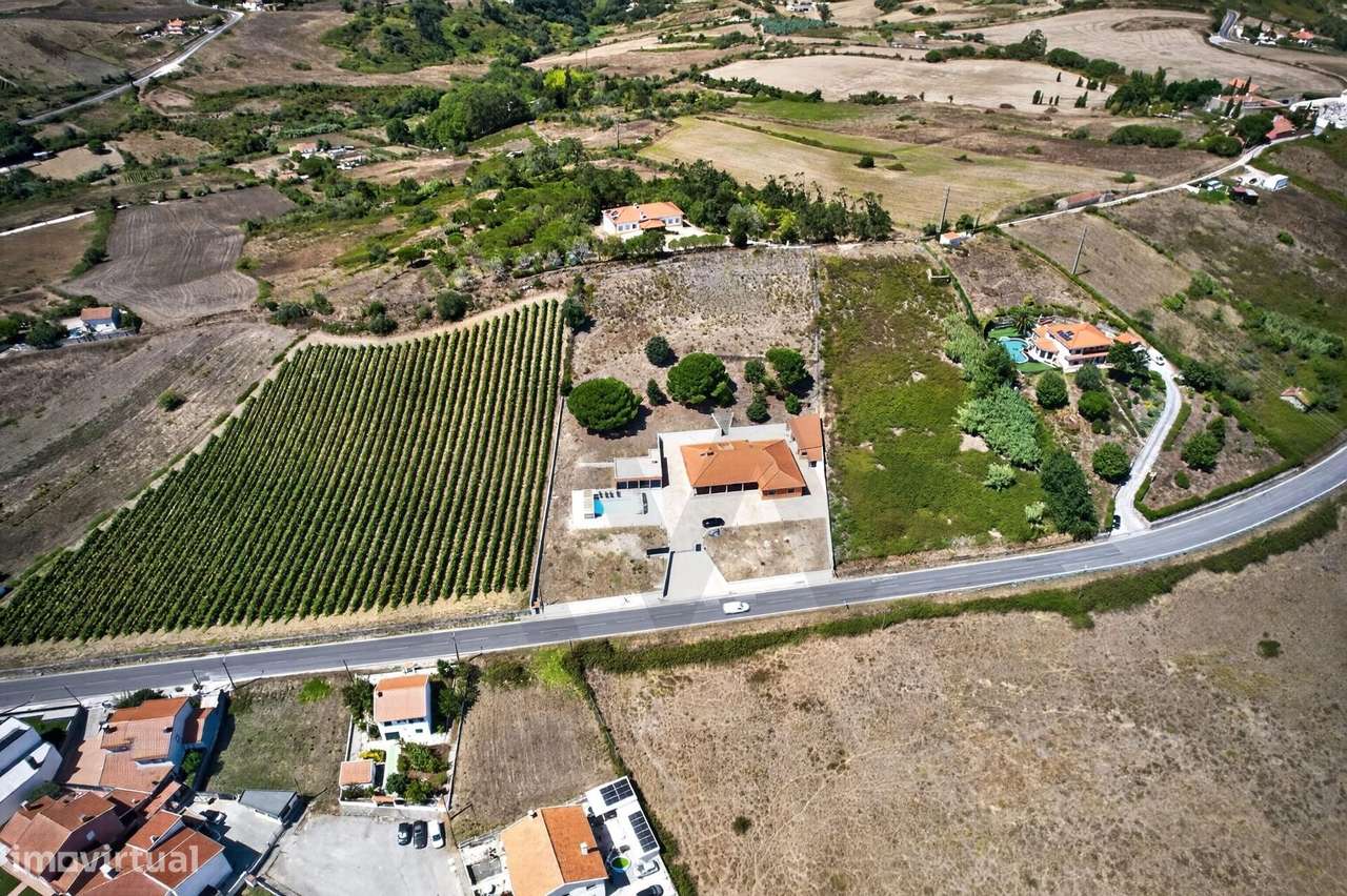 Moradia T5 com piscina e mais de 8.000 m2 de terreno | Seramena, Sobra-3