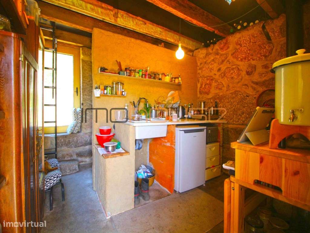 Quinta 2,6ha - Vista panorâmica e várias edificações-12