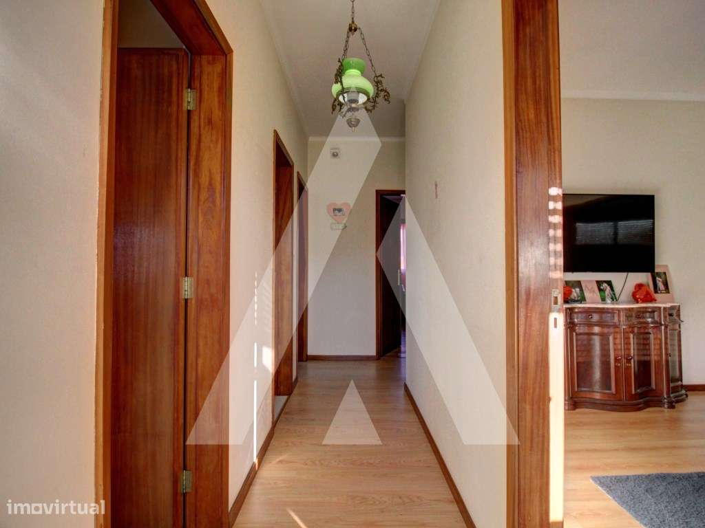 Moradia T6, Isolada, na zona de Oiã-13