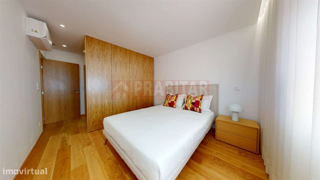 APARTAMENTO T4 DUPLEX NOVO COM TERRAÇO NA COBERTURA À SOLUM - CEDRO RE-13