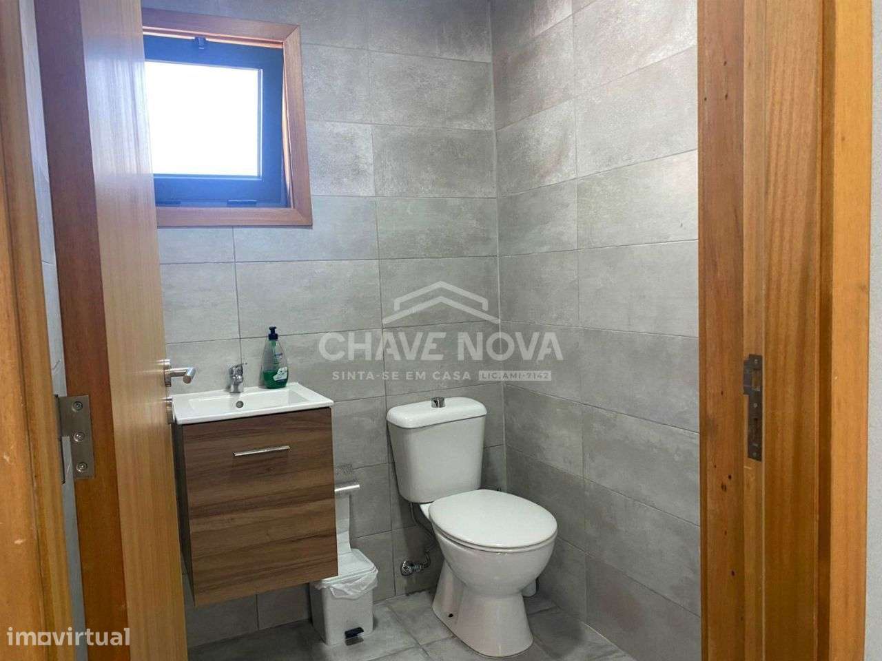 Moradia T4 de 4 frentes com Terreno e Armazém - Grande imagem: 5/25