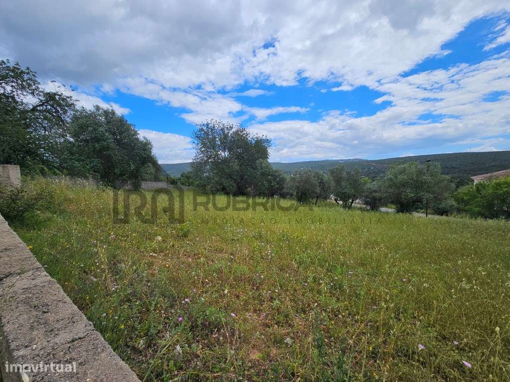 Terreno constructivel com projeto aprovado - Grande imagem: 3/5