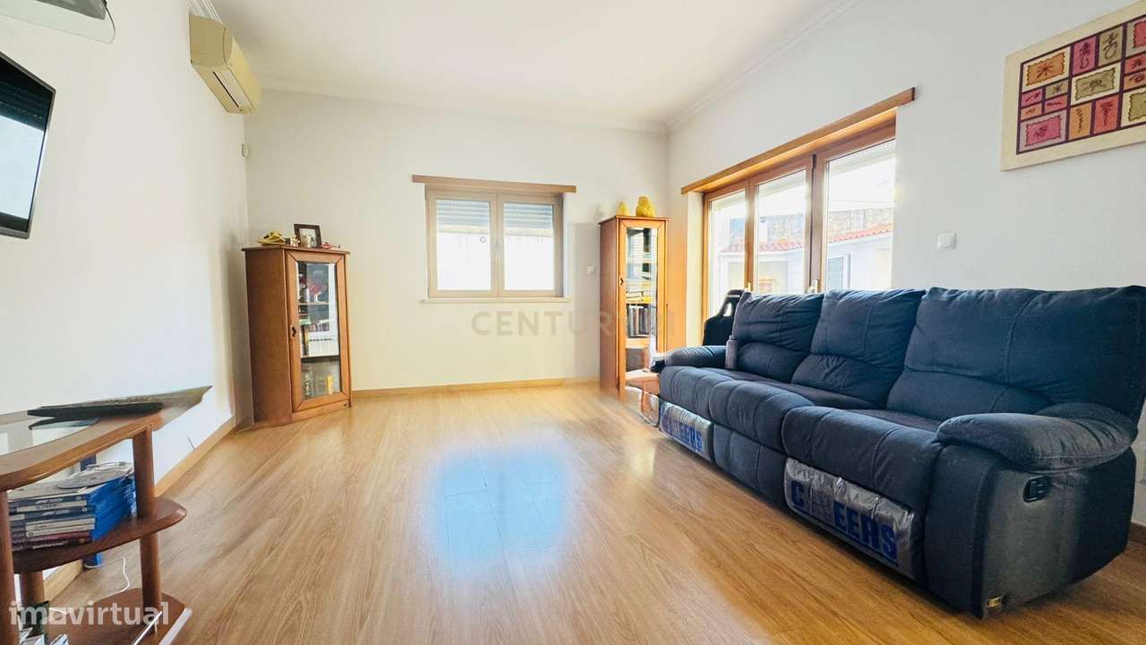 Moradia com piscina V5+2 em Bobadela - Grande imagem: 3/25