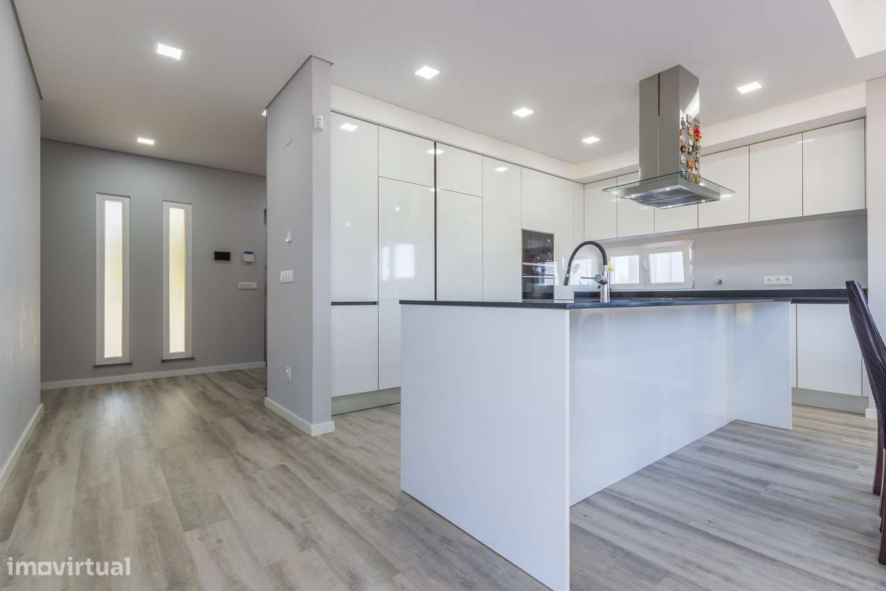 Vila Alegre / Fernão Ferro - Luxuosa moradia térrea T3 lote de 2775 m²-17