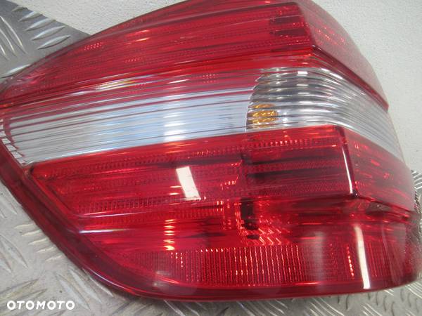 LAMPA TYLNA TYŁ LEWA MERCEDES ML W164 2005-2008 - 10