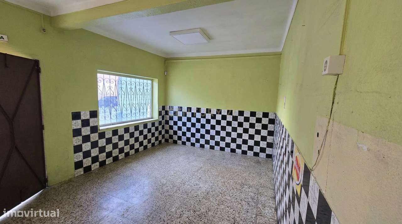 Moradia Térrea T3 – Oportunidade de remodelar ao seu gosto em Setúbal - Grande imagem: 2/25