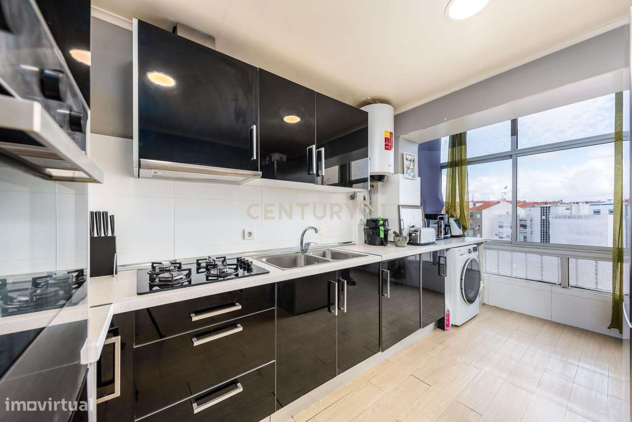 Apartamento T3 à Venda em Almada, Laranjeiro-6