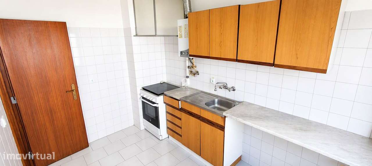 Apartamento T2 Renovado em Cascais-0