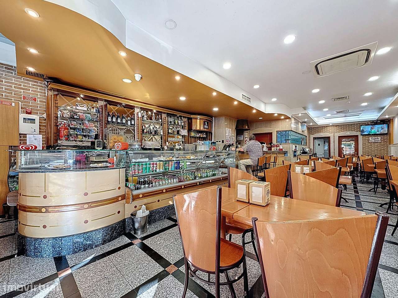 Pastelaria- Restaurante no Centro de Lisboa - Trespasse-3