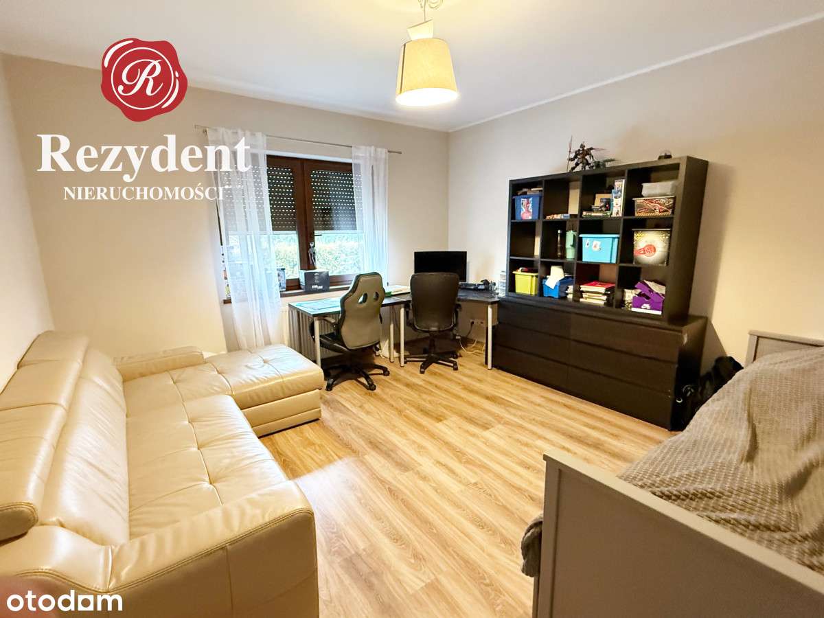 Nowoczesny, przestronny dom w spokojnym otoczeniu-17