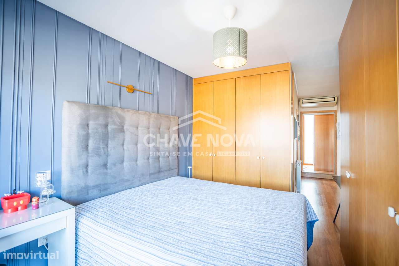 Apartamento T3, com terraço e box 4 carros situado em Campo- Valongo-27