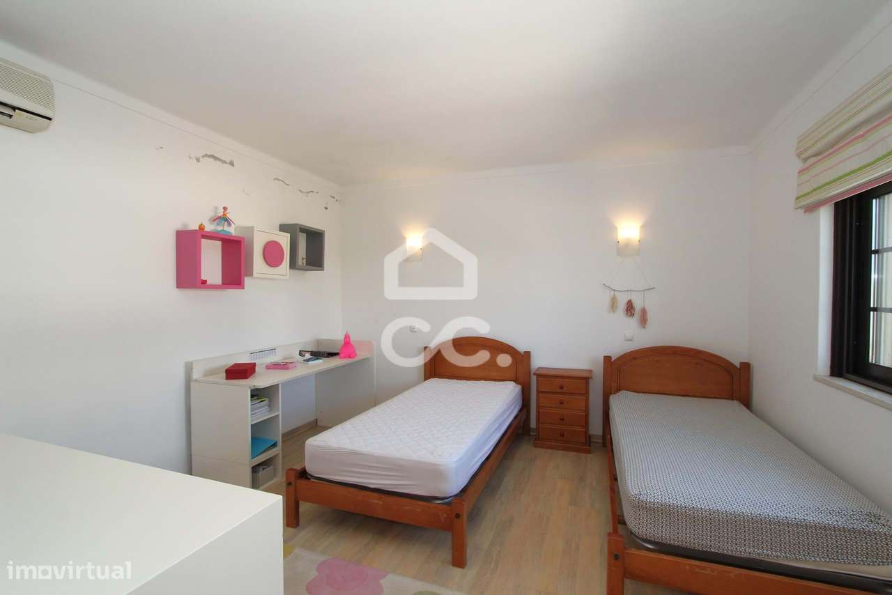 Moradia T4 em Alporchinhos - Porches com Piscina e Vista Mar a 2 minut-29