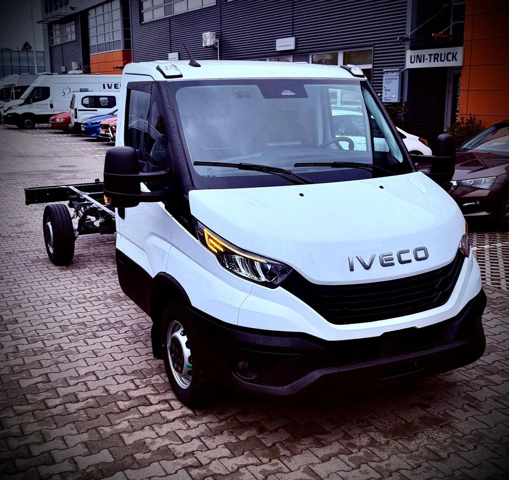Iveco 35S18H PODWOZIE - WYCENA ZABUDOWY W CENIE- OD RĘKI Iveco Daily Podwozie - 35S18H 3 litry - gotowe do zabudowy - OD RĘKI