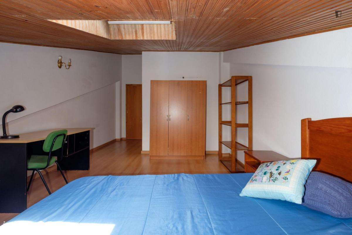 Quarto - localizado em Conchada Coimbra - Grande imagem: 2/6