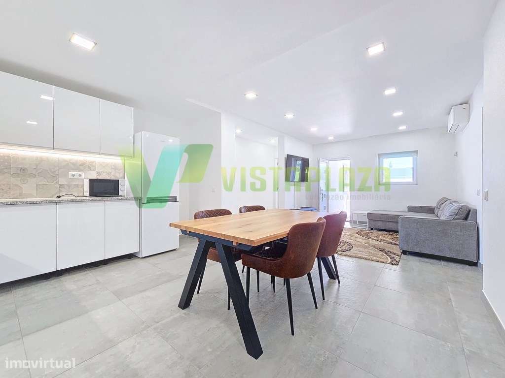 Moradia M5+1 Mexilhoeira Carregação, Completamente Renovada Com Gar... - Grande imagem: 5/55