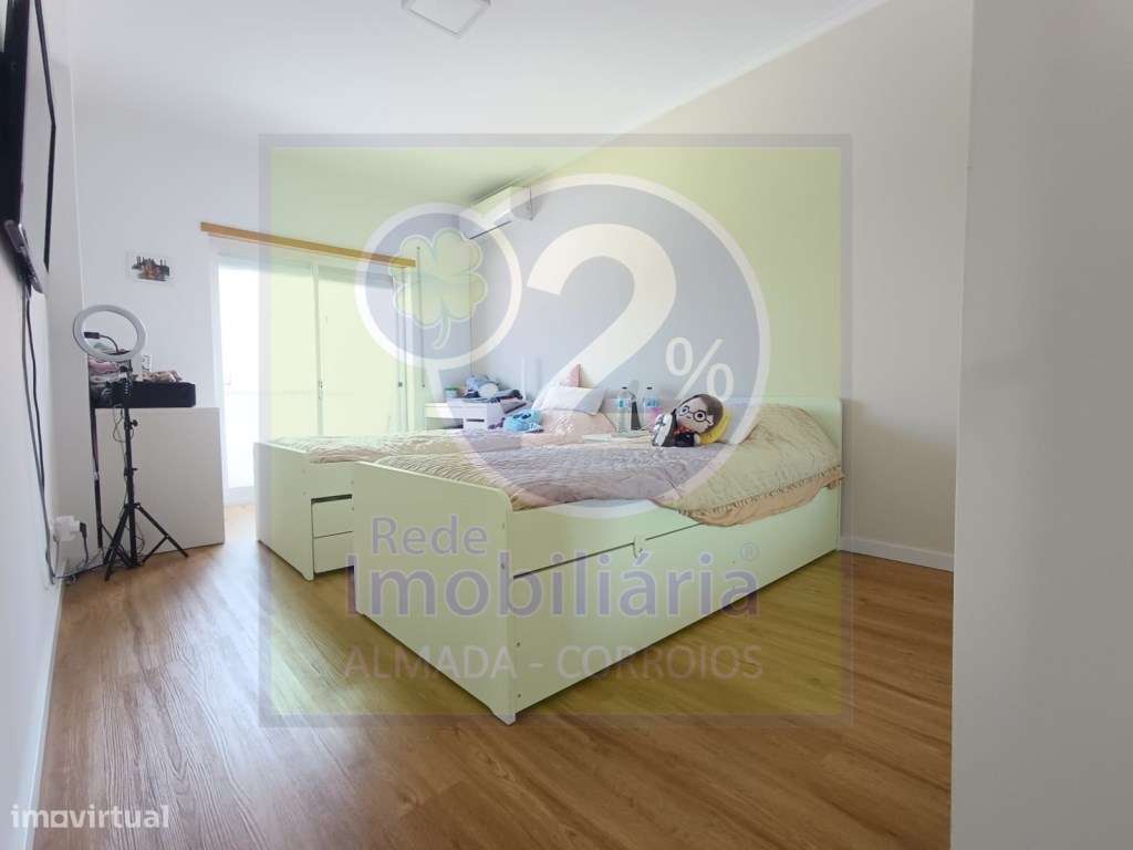 Apartamento T3, boas áreas-16