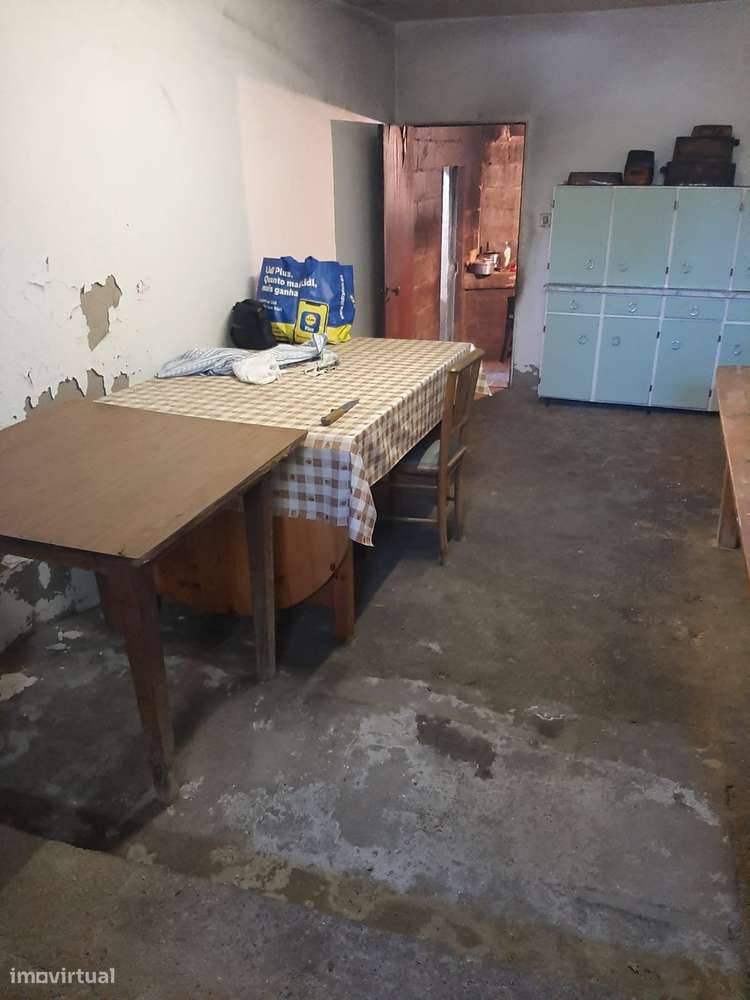 MORADIA E TERRENO CENTRO SÃO MARTINHO RECEZINHOS PENAFIEL-10