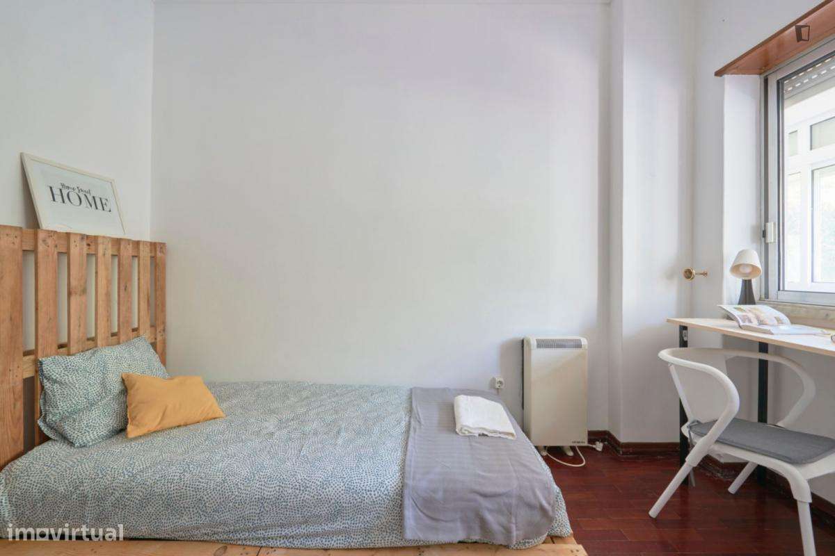 Quarto - localizado em Almada Lisbon - Grande imagem: 5/16