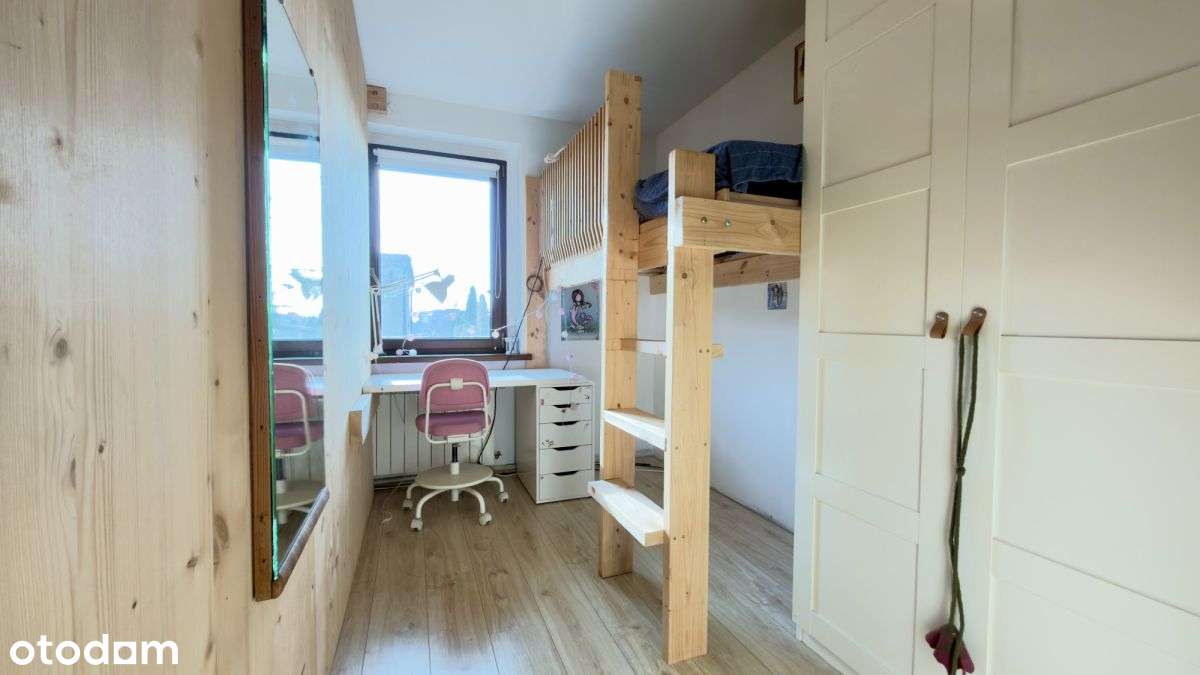 Funkcjonalny i przestronny dom z dużym ogrodem!!!-12