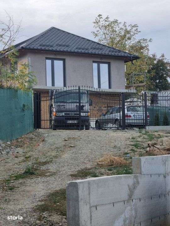 Casa Barati Demisol + 1 etaj, ( garaj, pivnita) - Imagine principală: 2/10