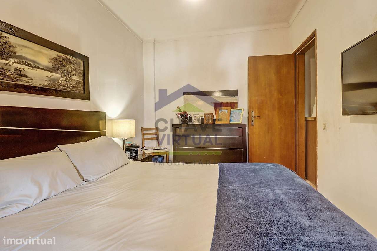 Apartamento T3 com Marquise e Varanda - Centro Caldas da Rainha-14
