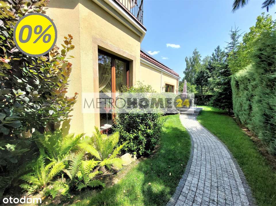 0% Prowizji -Piękny dom otoczony zielenią ogrodu w spokojnej okolicy!-4