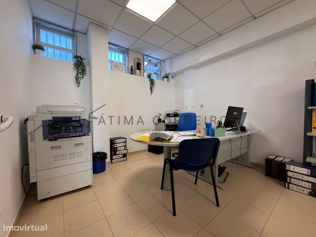 Espaço comercial para venda , localizada em Santa Marta do Pinhal, ... - Grande imagem: 5/21