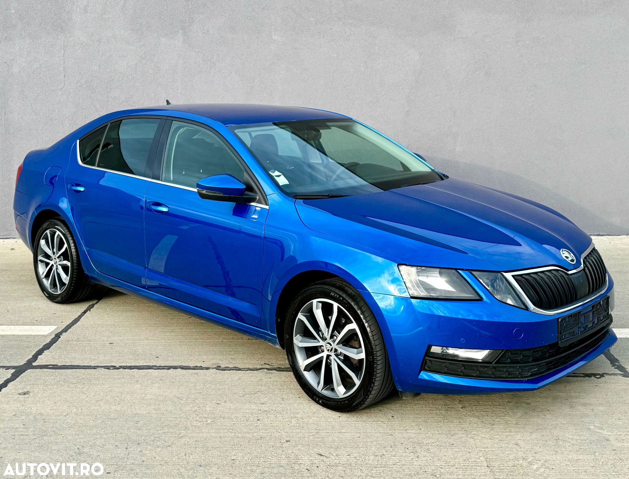 Skoda Octavia 1.6 TDI DSG Ambition - 1