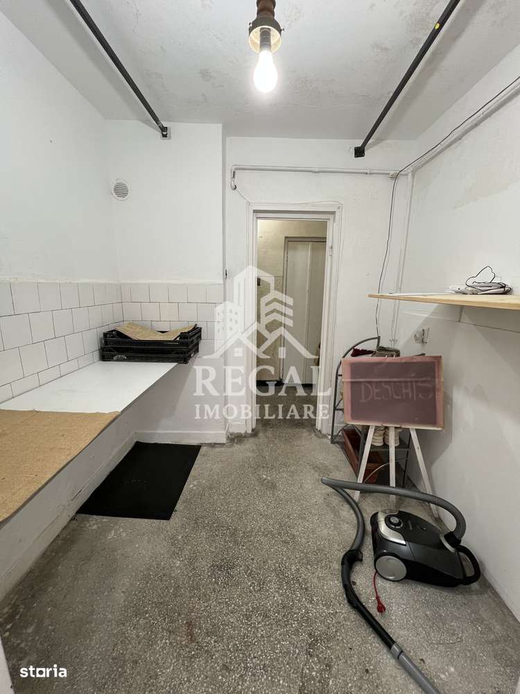 Spațiu comercial de vânzare – 47 mp utili, vitrină generoasă-5