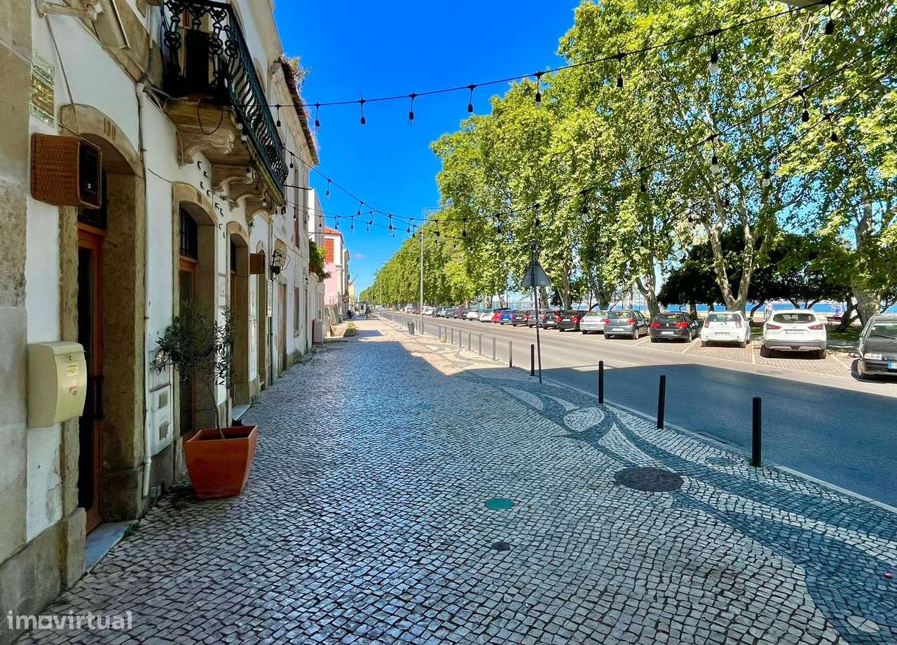 Moradia - Para Reconstruir / Centro do Barreiro - Grande imagem: 4/7