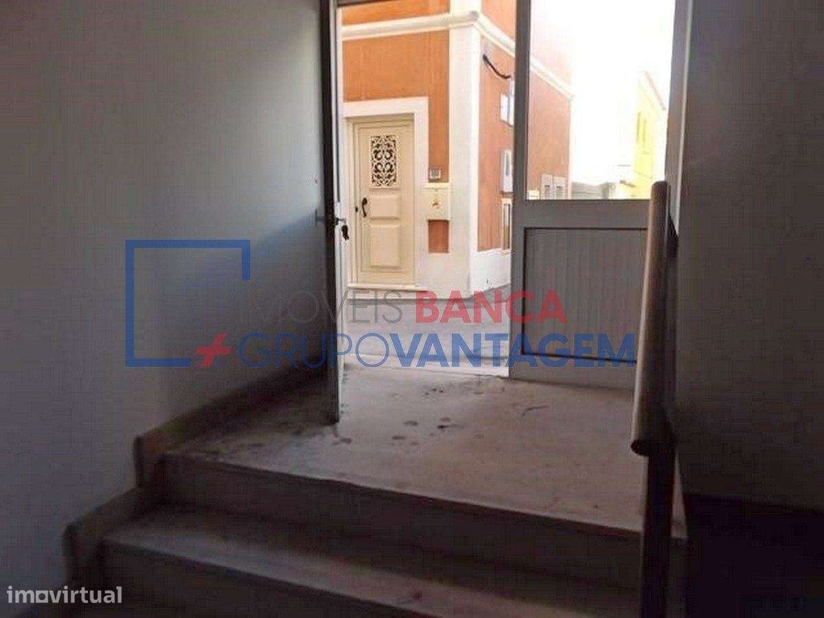 Loja para venda em Amiais de Baixo / Santarém - Grande imagem: 2/8