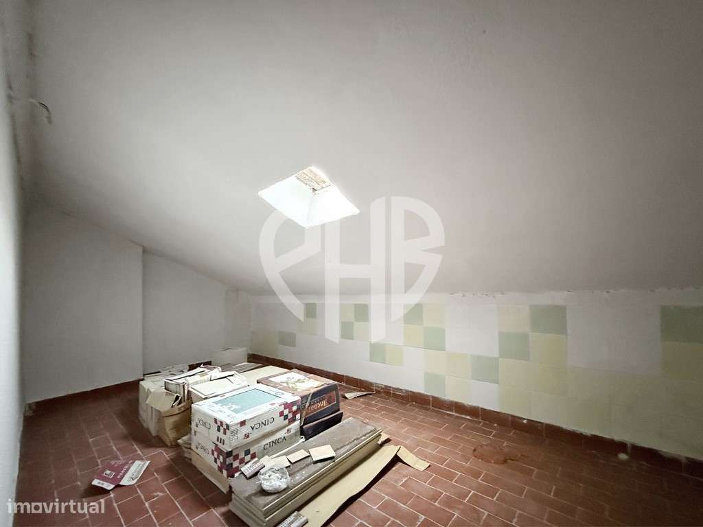 Apartamento T3 com 127 m² | Arrecadação nas Águas Furtadas | Massamá-34