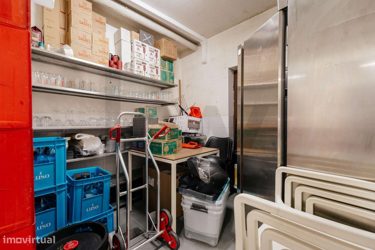 Trespasse de Restaurante Equipado e Remodelado na Rua dos Combatentes,-31