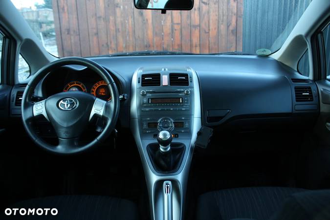 Toyota Auris 2.0 D-4D - 15