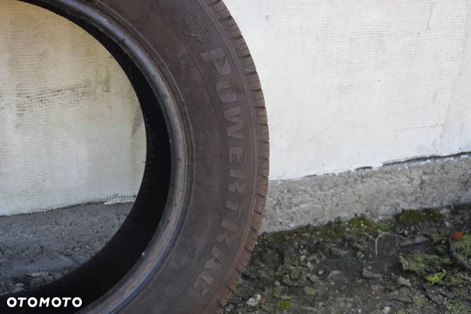 OPONA 235/65 R17 - 2