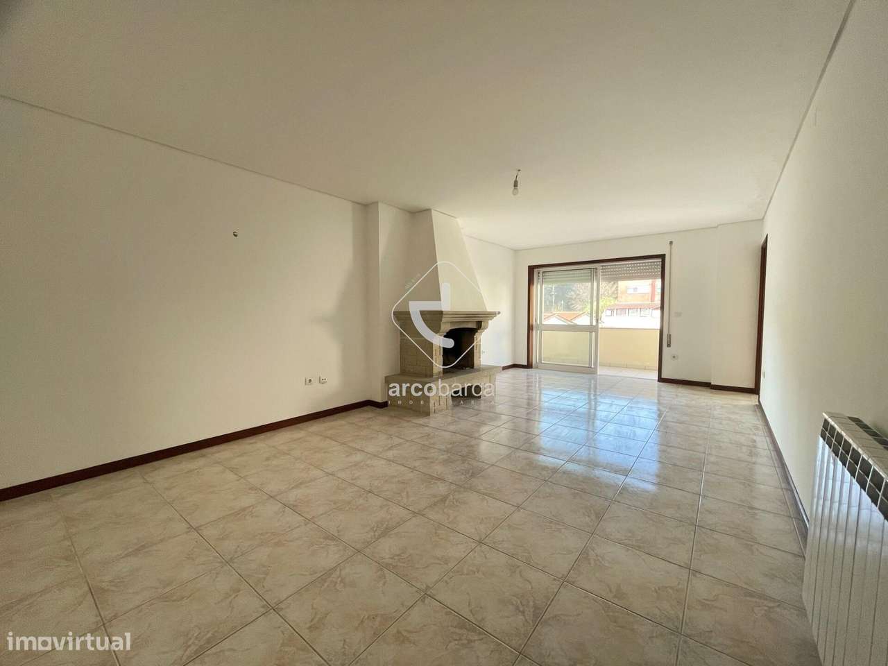 Apartamento T2 no centro da vila de Arcos de Valdevez-9
