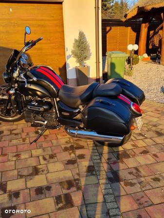 Triumph Rocket - 4