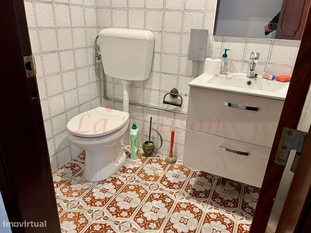 Moradia V4 Duplex no Centro de Loures-9