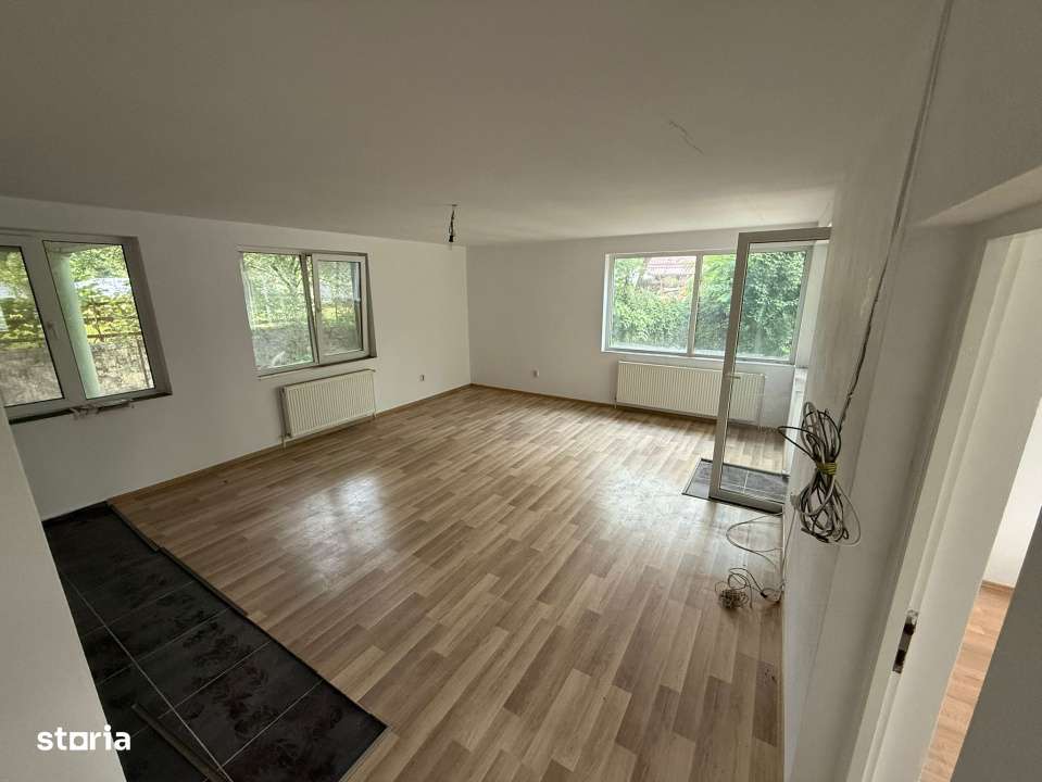 Apartament 3 camere, in casa tip vila, cu terasa extinsa, gradina + pa - Imagine principală: 2/17