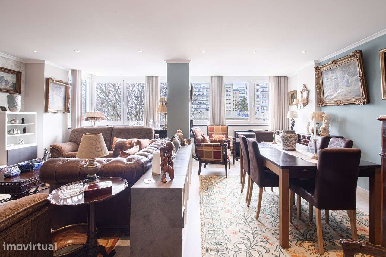 Apartamento T4  remodelado em Carnaxide-15