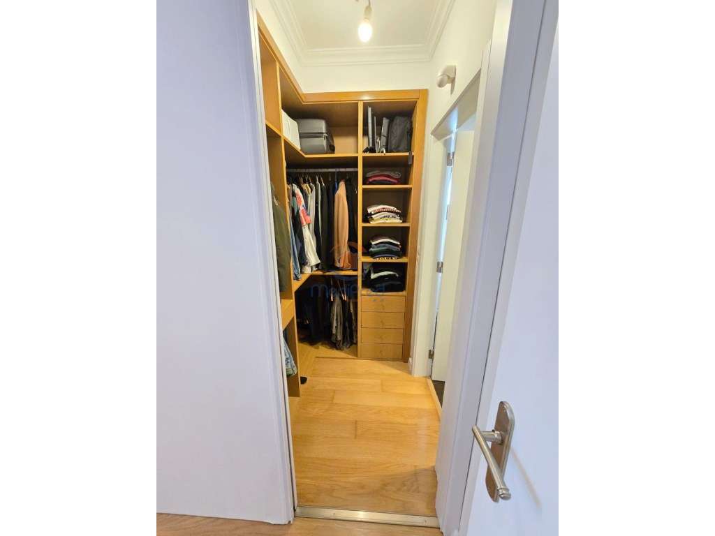 Apartamento T3+1 c/ 1 Parqueamento | Jardim da Amoreira, Ramada - Grande imagem: 4/36