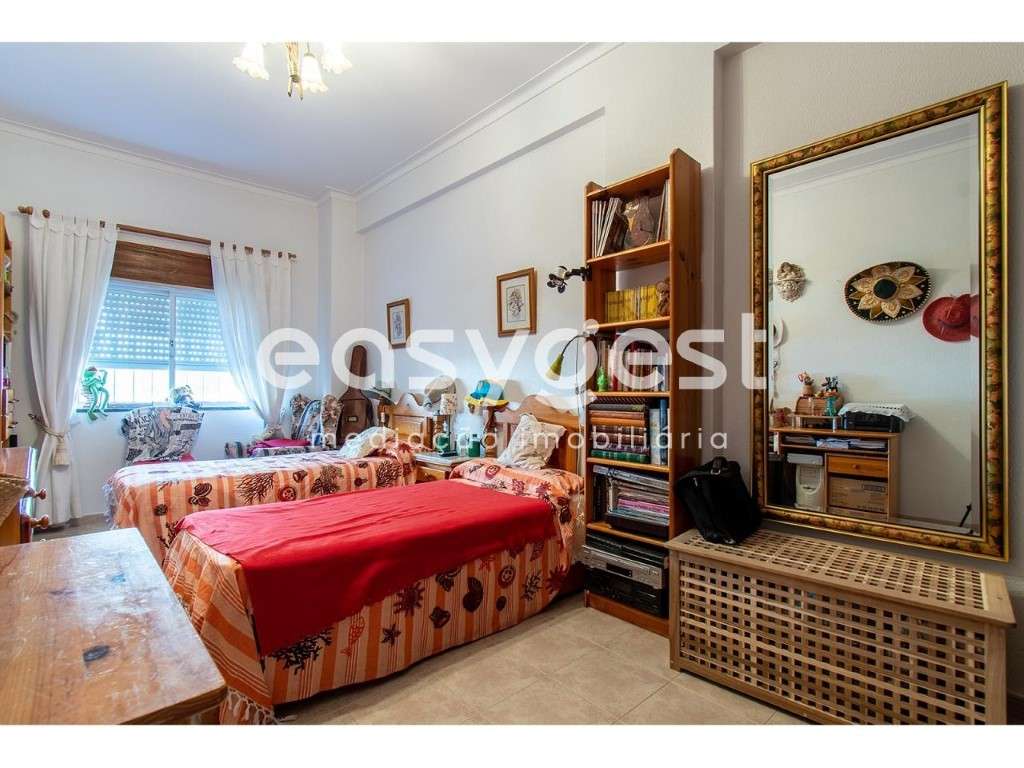 Apartamento r/c T2+2 em Monte Gordo com amplo logradouro - Grande imagem: 2/16